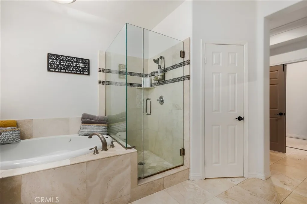 2571 N Skytop Court, Orange, California 92867 home-pic-39