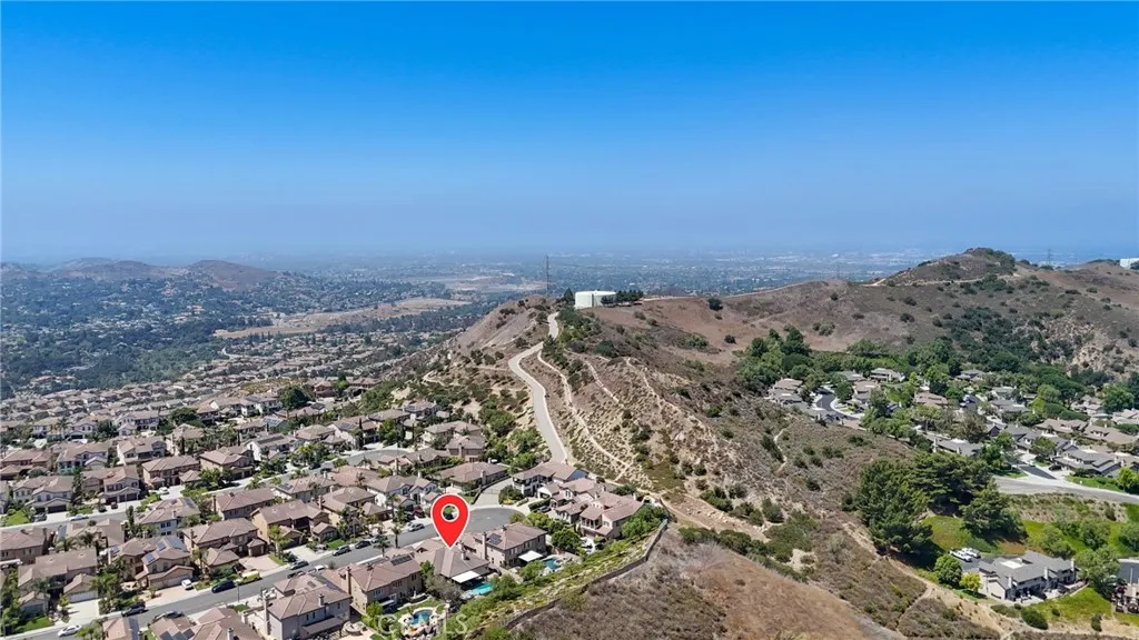 2571 N Skytop Court, Orange, California 92867 home-pic-56