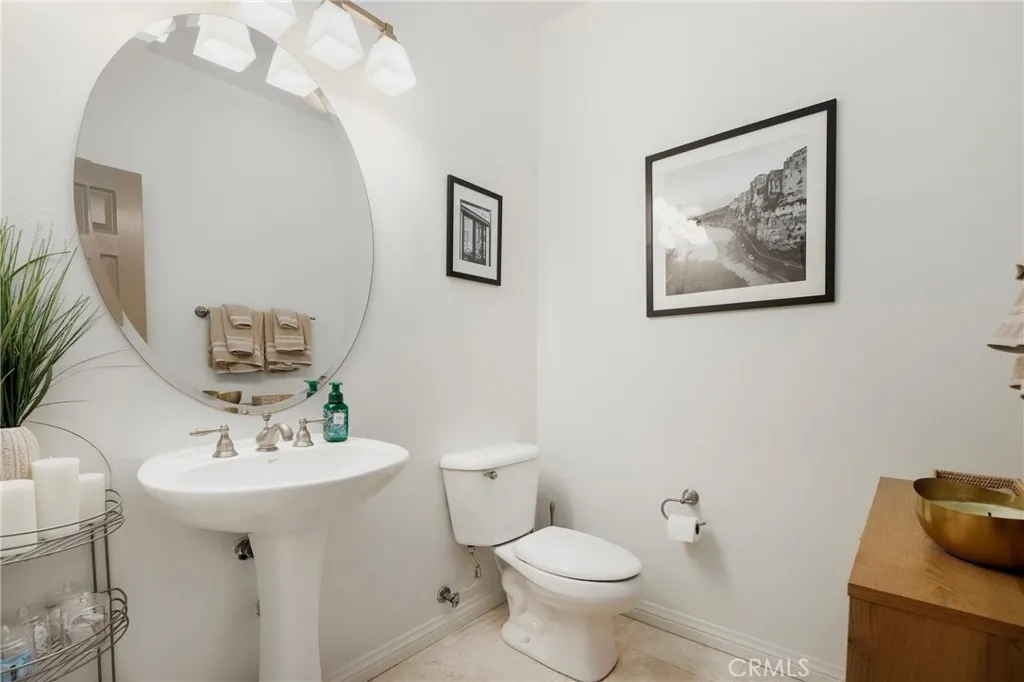 2571 N Skytop Court, Orange, California 92867 home-pic-41