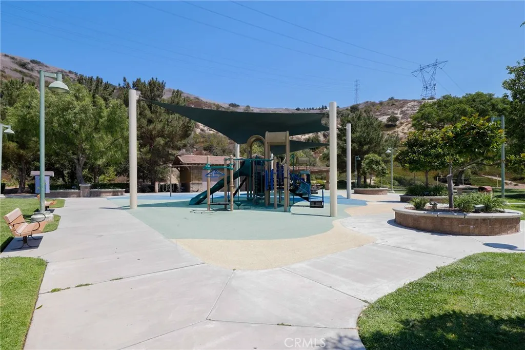 2571 N Skytop Court, Orange, California 92867 home-pic-66