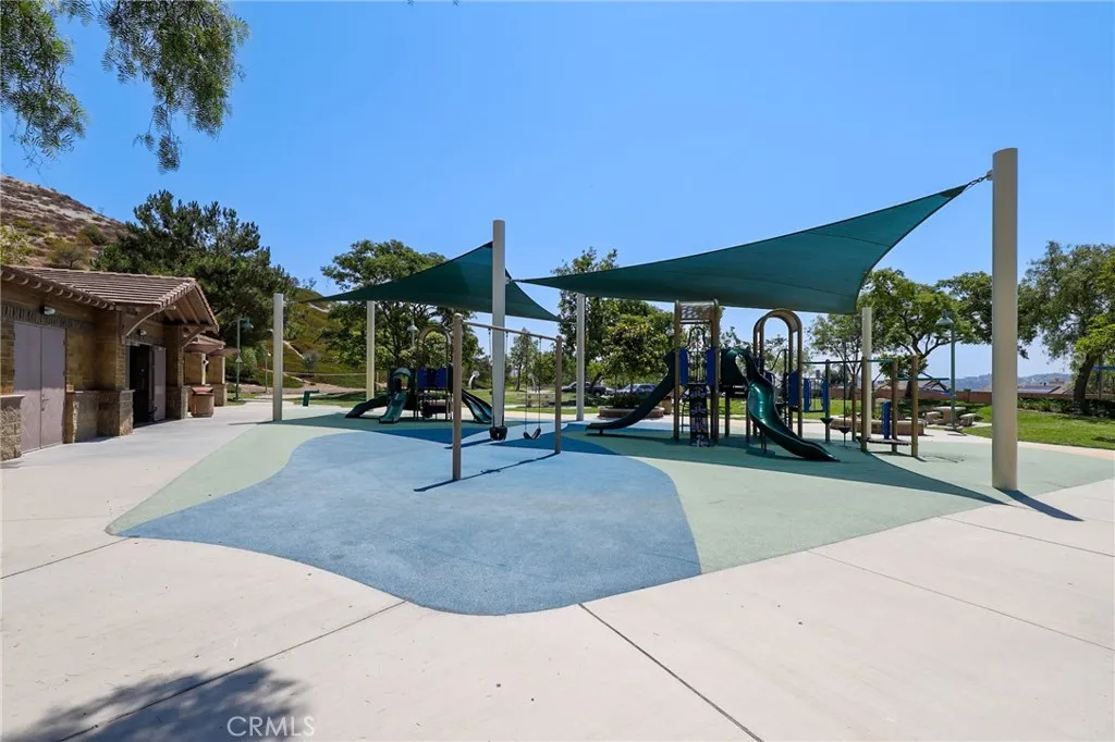 2571 N Skytop Court, Orange, California 92867 home-pic-67