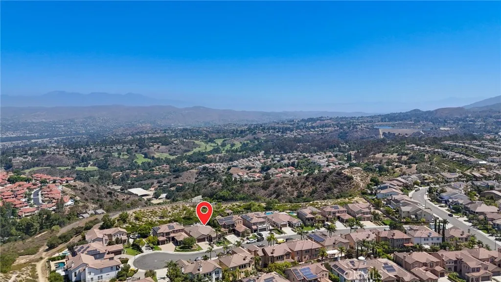 2571 N Skytop Court, Orange, California 92867 home-pic-54