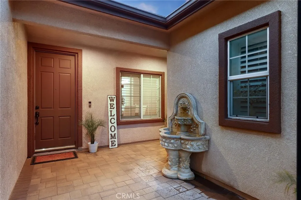 2571 N Skytop Court, Orange, California 92867 home-pic-9