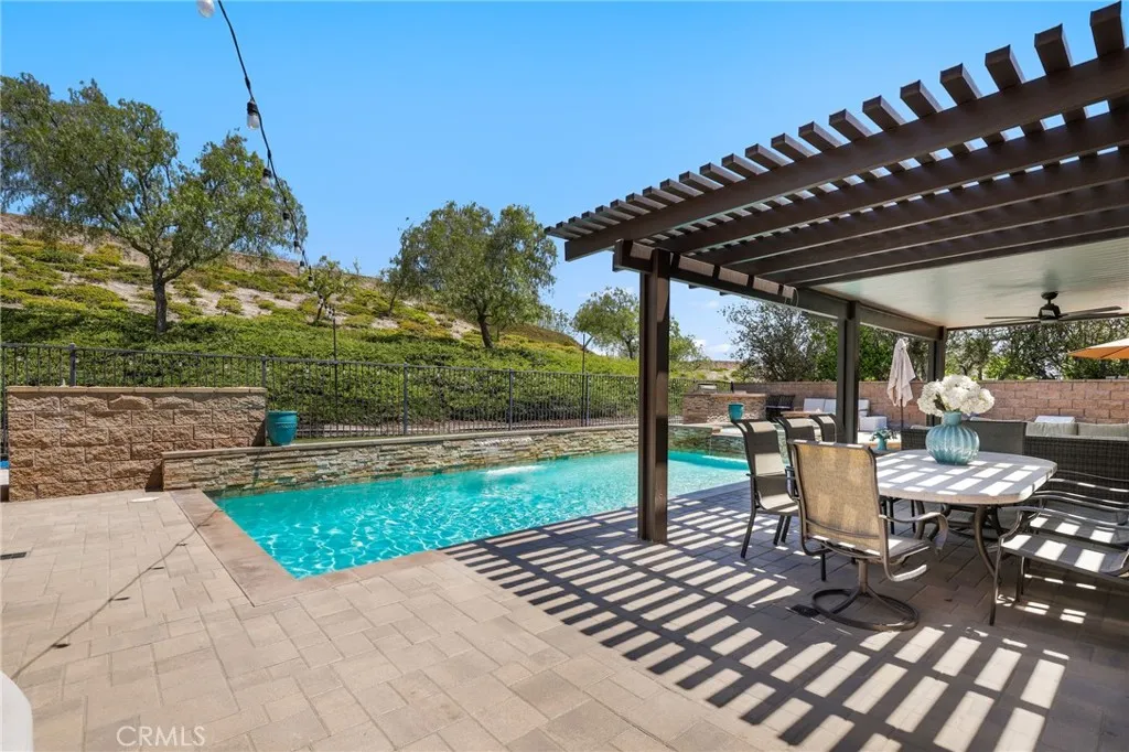 2571 N Skytop Court, Orange, California 92867 home-pic-47