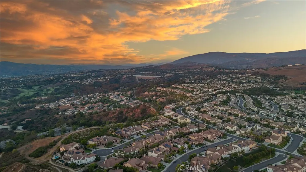 2571 N Skytop Court, Orange, California 92867 home-pic-58