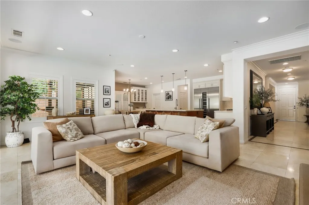 2571 N Skytop Court, Orange, California 92867 home-pic-15
