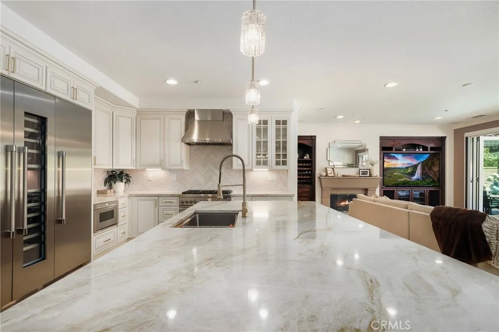 2571 N Skytop Court, Orange, California 92867 home-pic-25