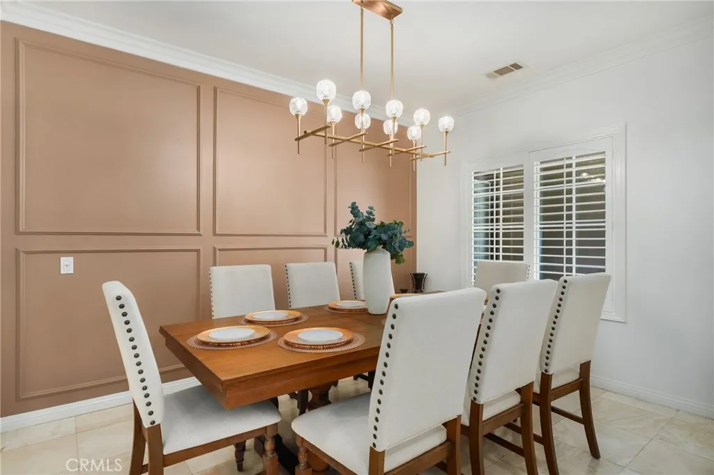 2571 N Skytop Court, Orange, California 92867 home-pic-27