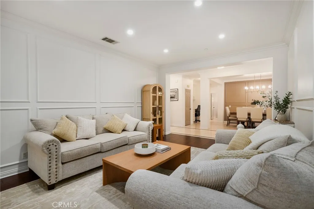 2571 N Skytop Court, Orange, California 92867 home-pic-21
