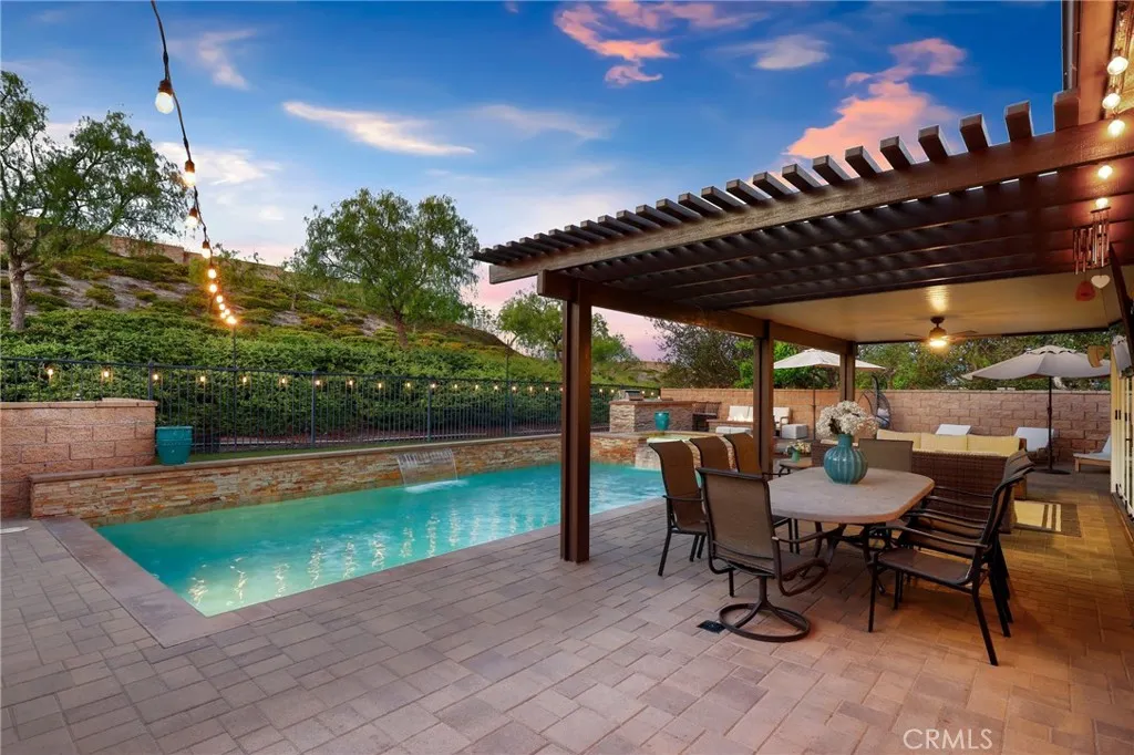2571 N Skytop Court, Orange, California 92867 home-pic-61