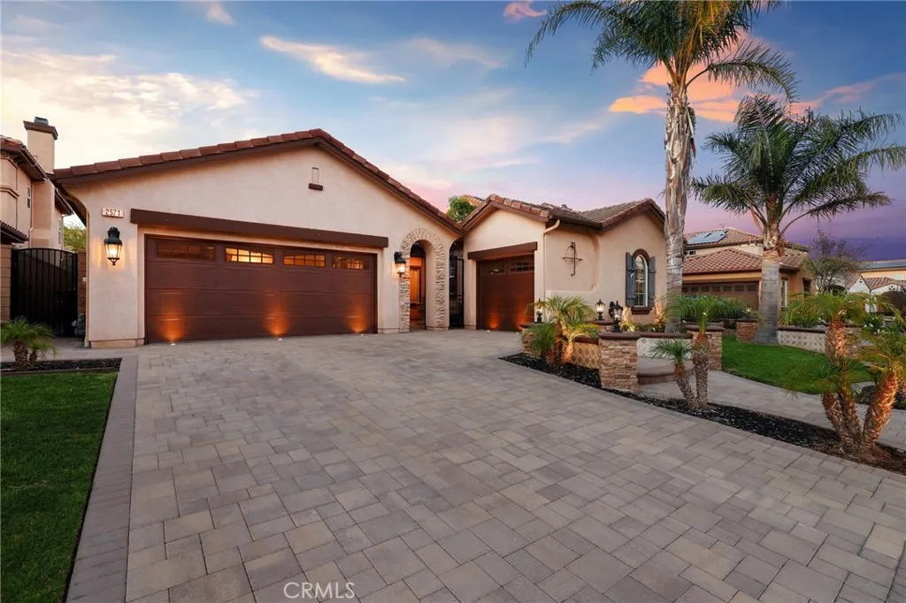 2571 N Skytop Court, Orange, California 92867 home-pic-1