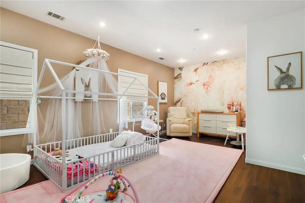 2571 N Skytop Court, Orange, California 92867 home-pic-37