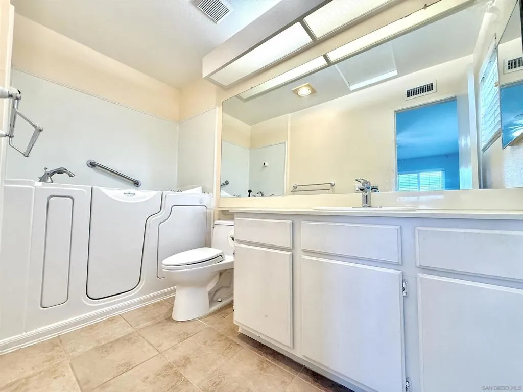 277 Oxford St G, Chula Vista, California 91911 home-pic-17