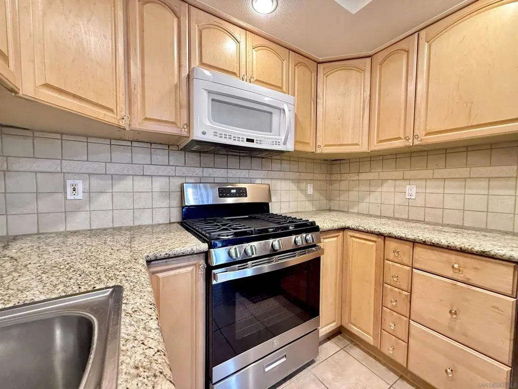 277 Oxford St G, Chula Vista, California 91911 home-pic-12