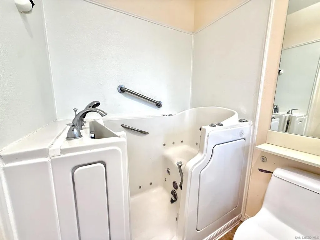 277 Oxford St G, Chula Vista, California 91911 home-pic-21