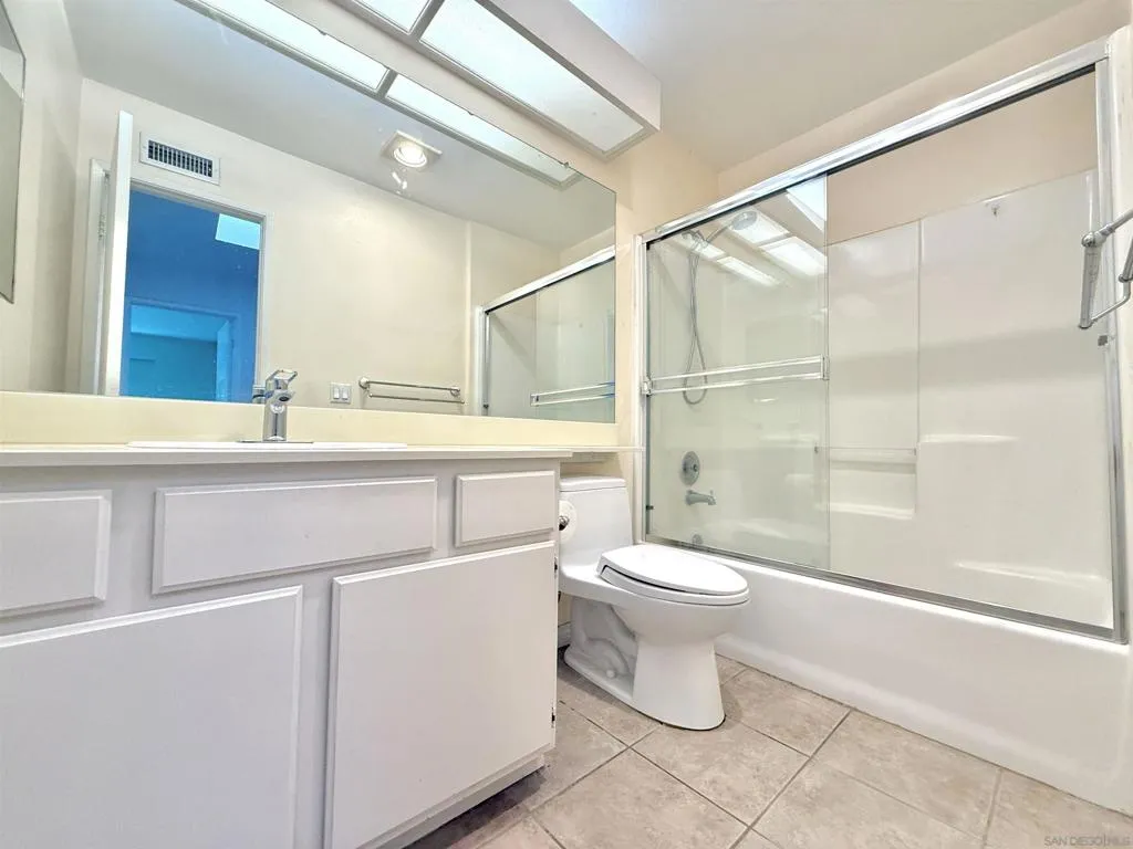 277 Oxford St G, Chula Vista, California 91911 home-pic-22