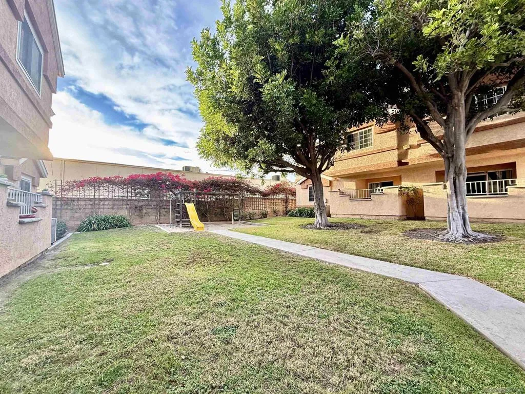277 Oxford St G, Chula Vista, California 91911 home-pic-26