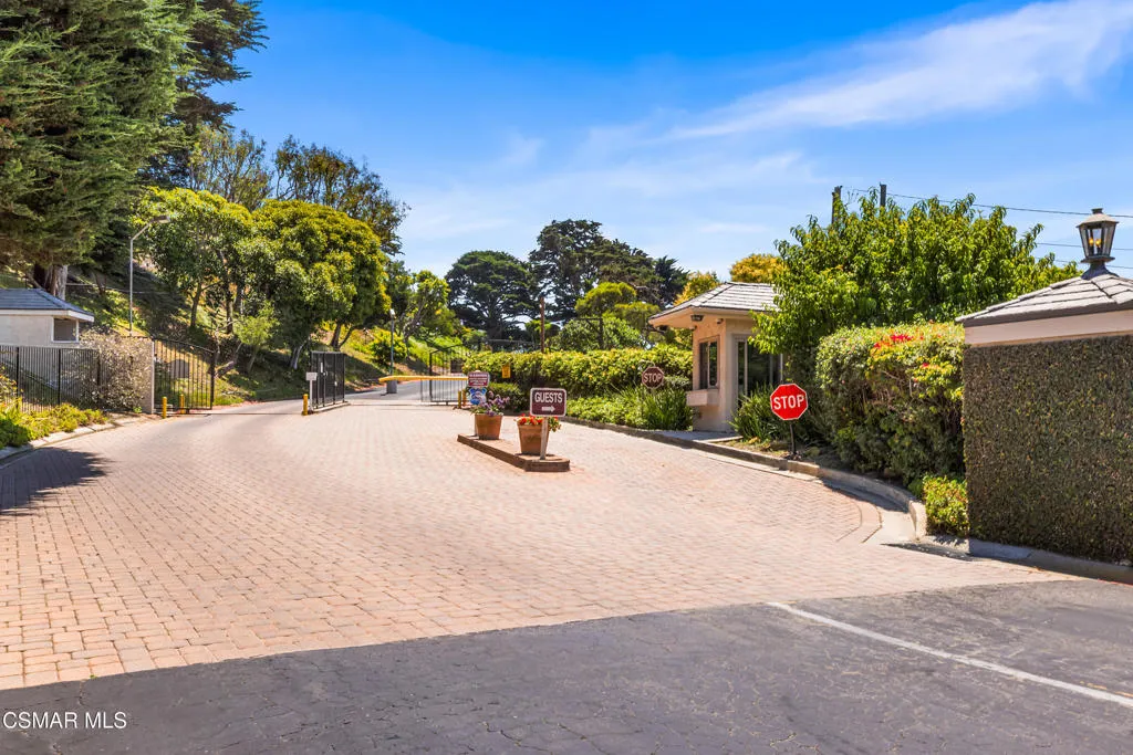 6766 Las Olas Way, Malibu, California 90265 home-pic-36