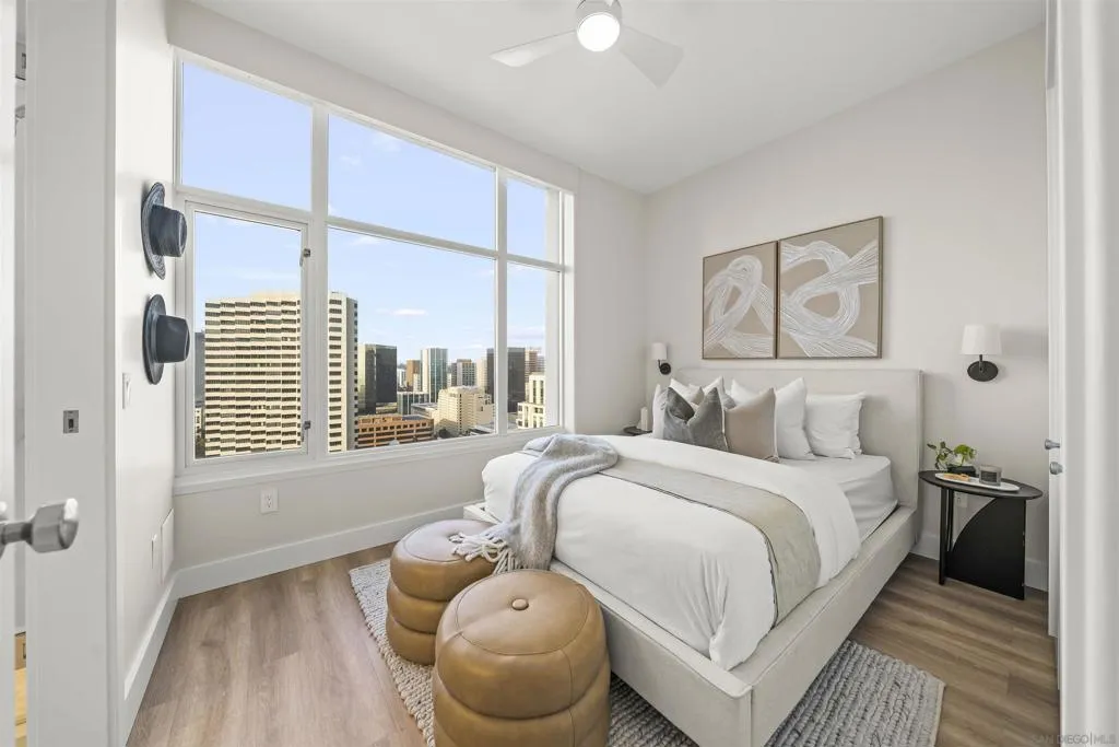 550 Front St 2303, San Diego, California 92101 home-pic-39