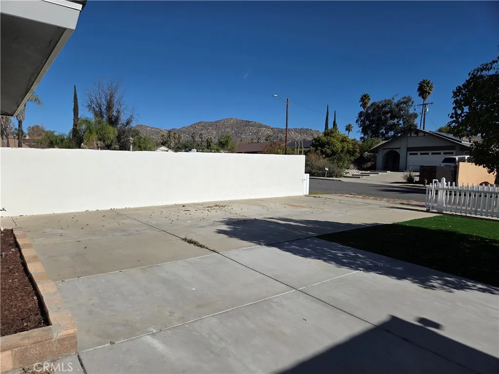 11889 Kilgore, Moreno Valley, California 92557 home-pic-9