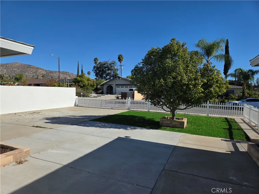 11889 Kilgore, Moreno Valley, California 92557 home-pic-5