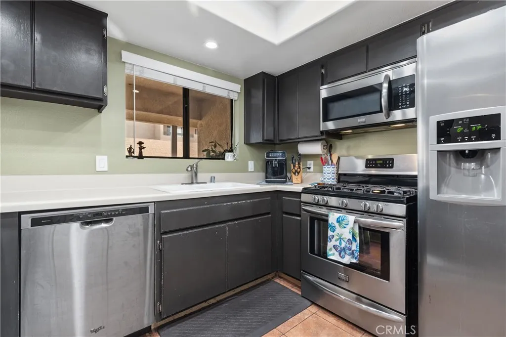 1244 E 3rd home-pic-9
