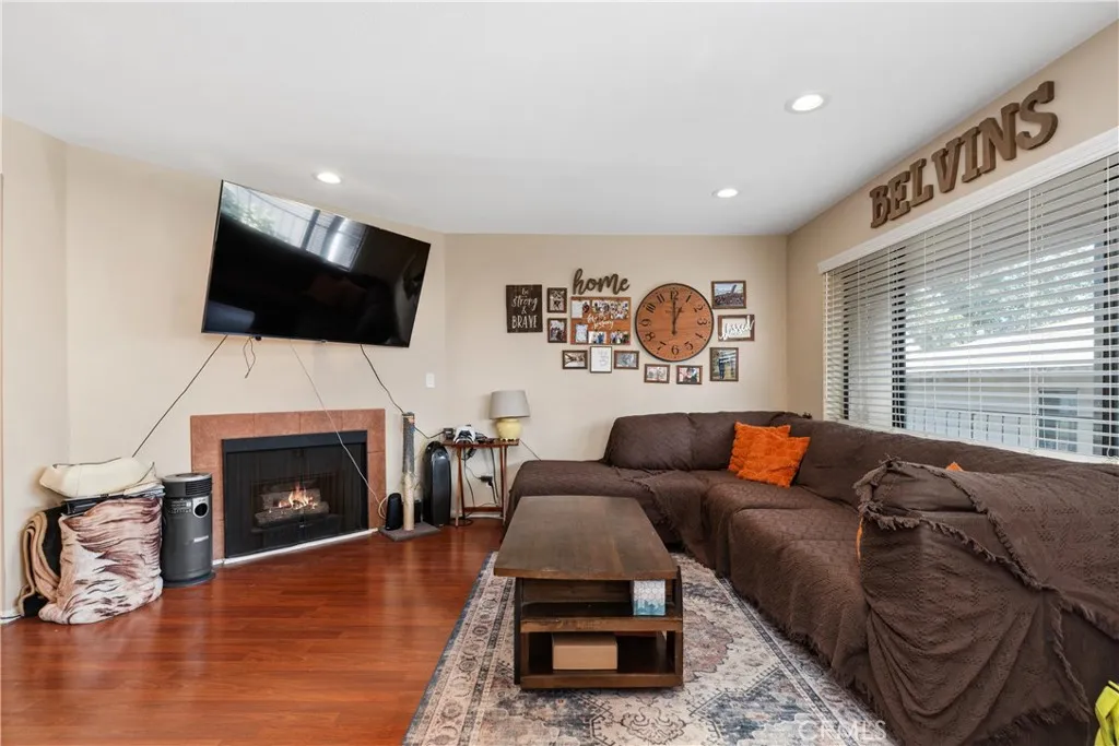 1244 E 3rd home-pic-6