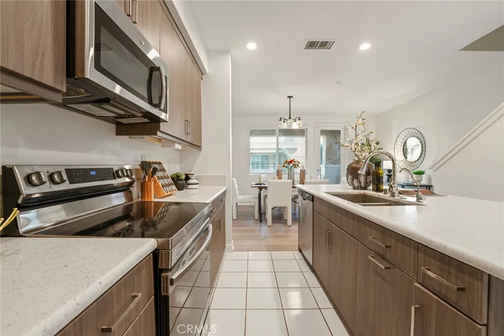 2825 Blossom Court, El Monte, California 91733 home-pic-12