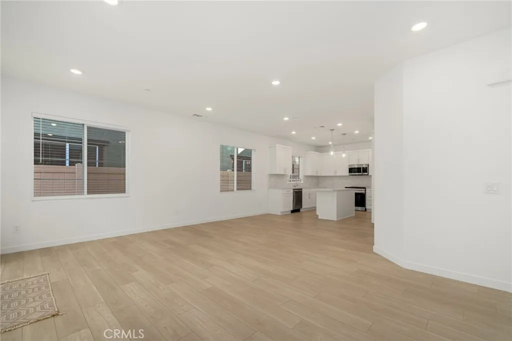 429 Willow Run Lane, Carson, California 90745 home-pic-4