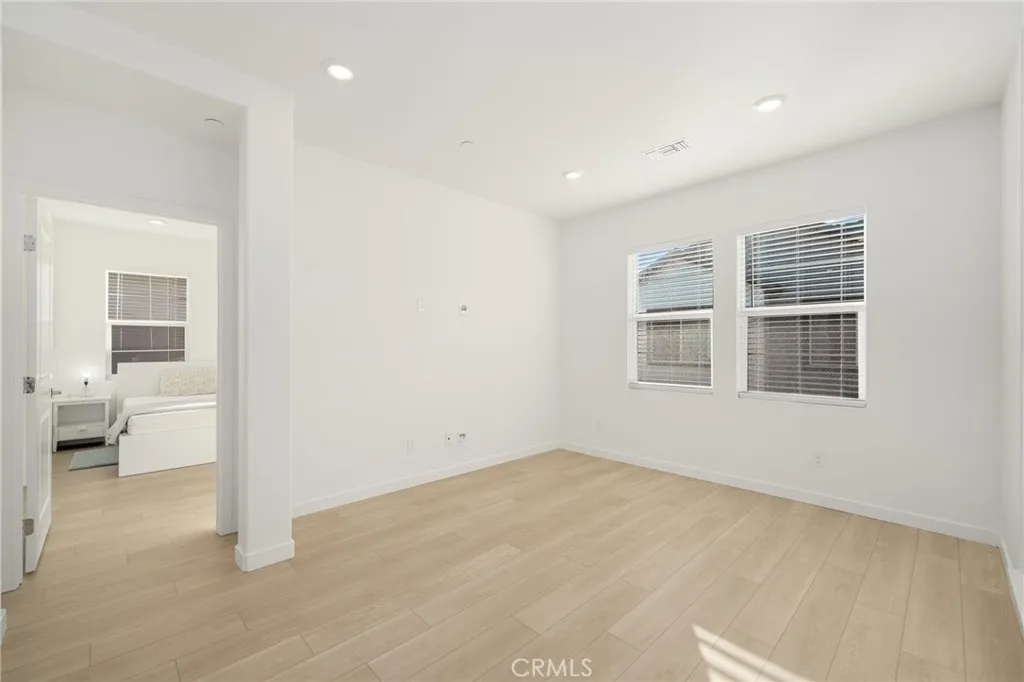 429 Willow Run Lane, Carson, California 90745 home-pic-10