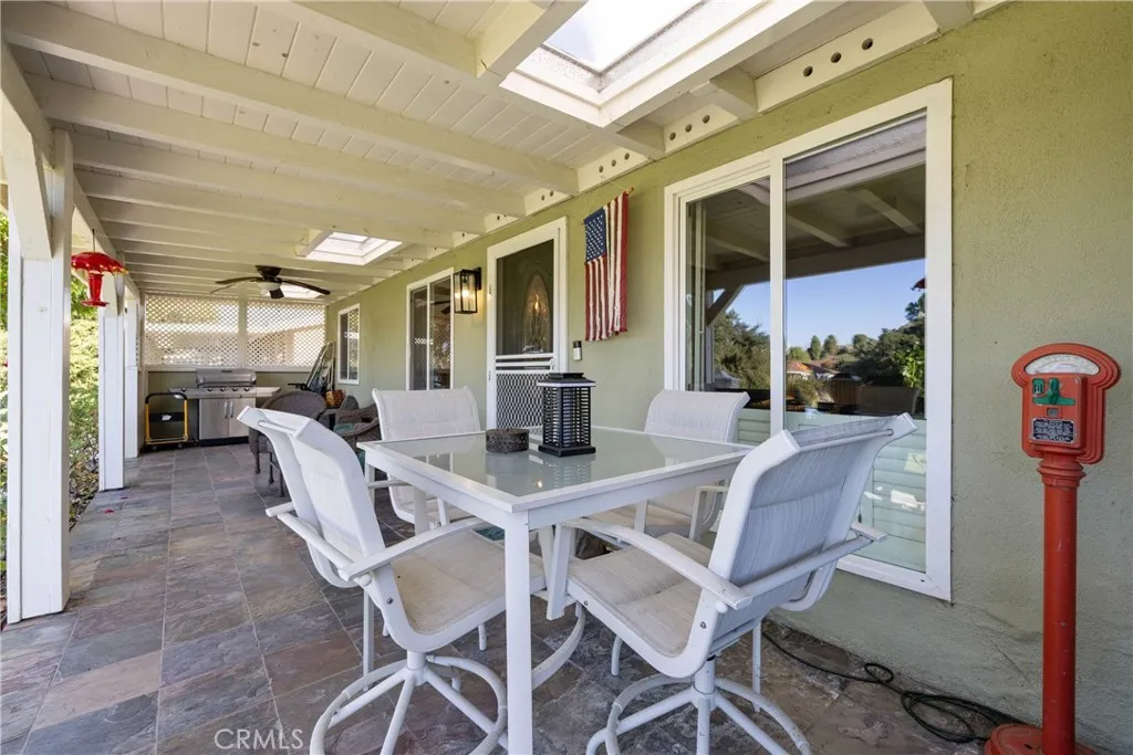 19211 Avenue Of The Oaks A, Newhall, California 91321 home-pic-32