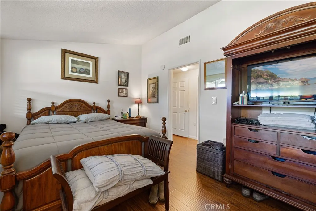 19211 Avenue Of The Oaks A, Newhall, California 91321 home-pic-14