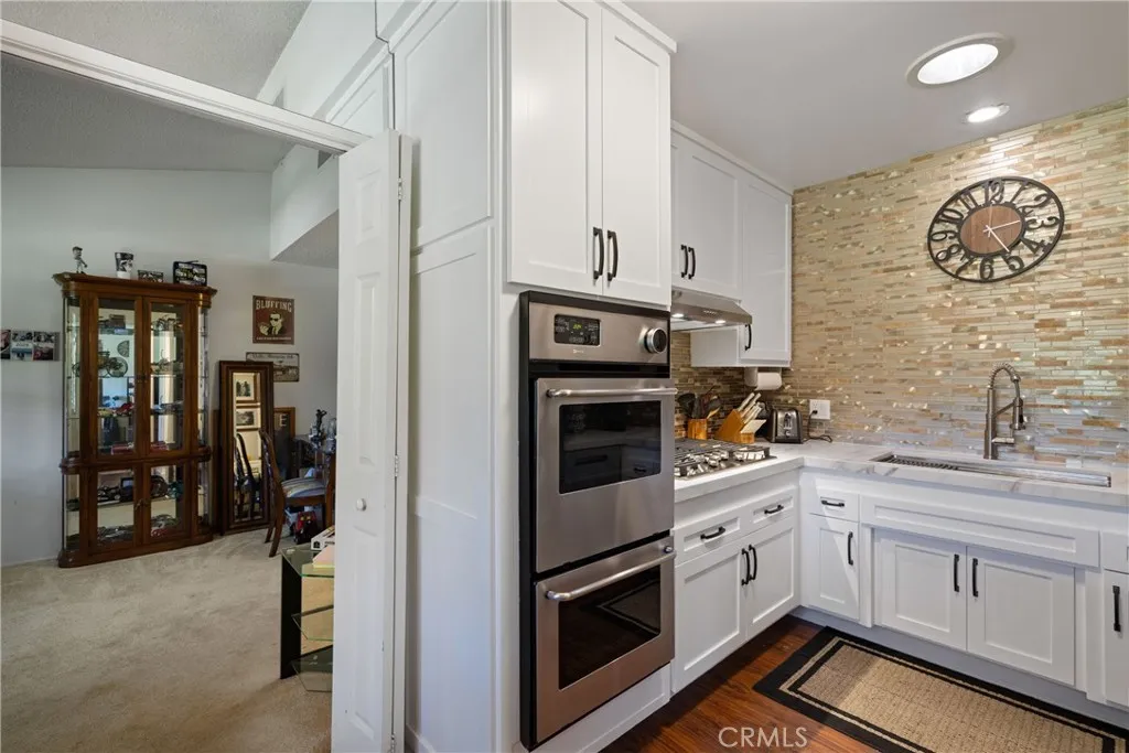 19211 Avenue Of The Oaks A, Newhall, California 91321 home-pic-22