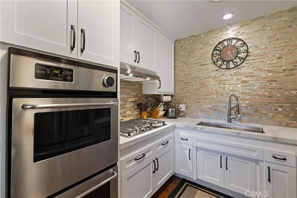 19211 Avenue Of The Oaks A, Newhall, California 91321 home-pic-7