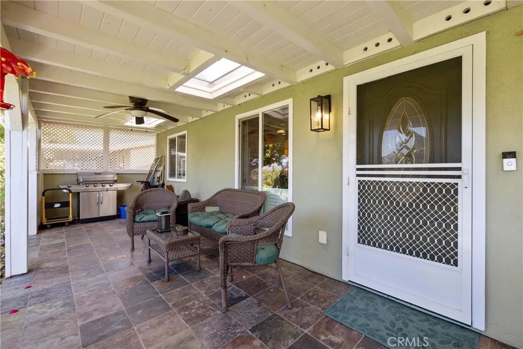 19211 Avenue Of The Oaks A, Newhall, California 91321 home-pic-29