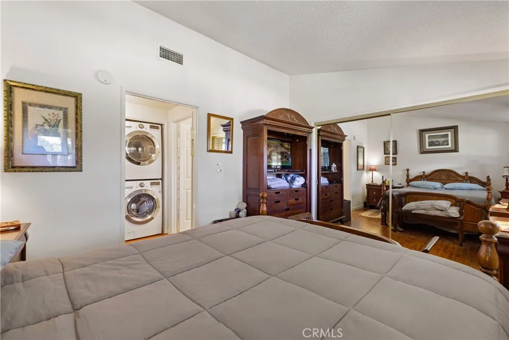 19211 Avenue Of The Oaks A, Newhall, California 91321 home-pic-17