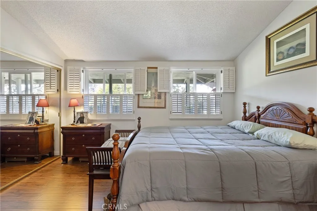 19211 Avenue Of The Oaks A, Newhall, California 91321 home-pic-15