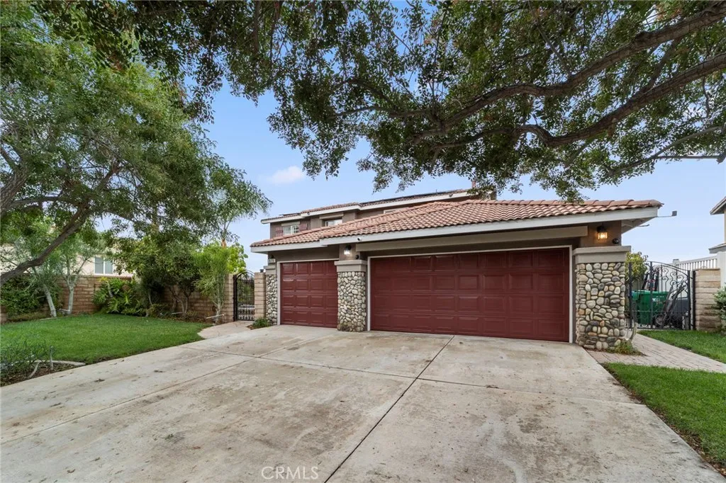 879 Derby, Corona, California 92882 home-pic-2
