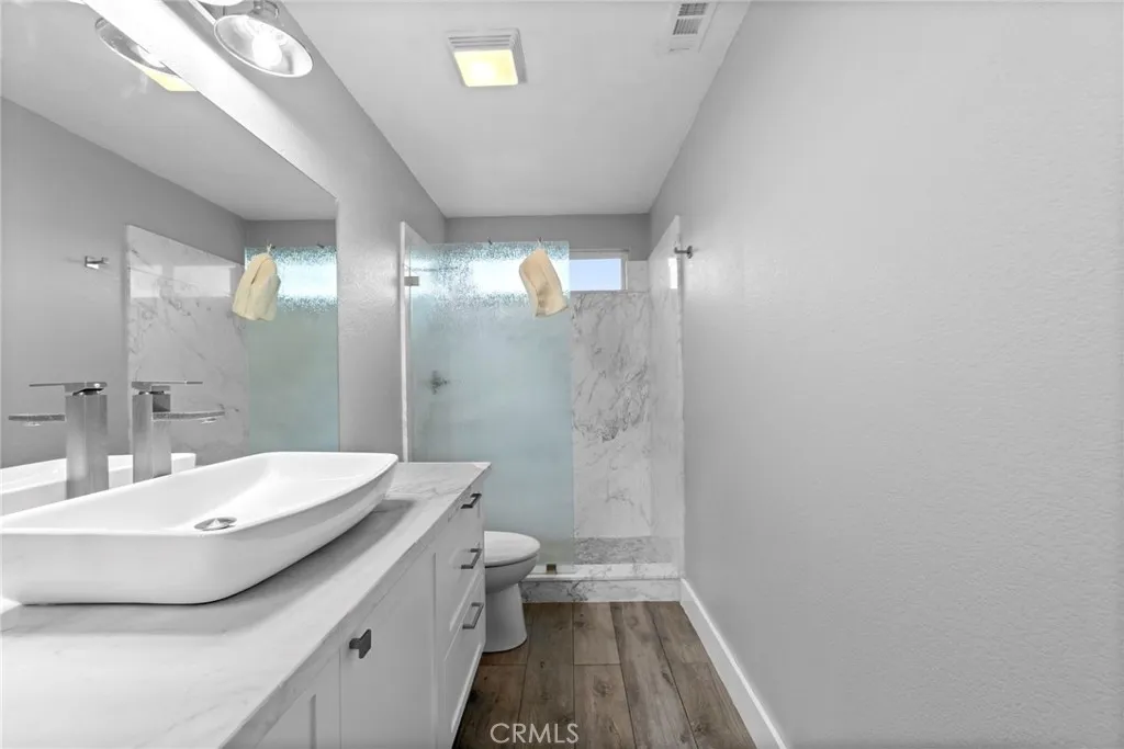 879 Derby, Corona, California 92882 home-pic-33