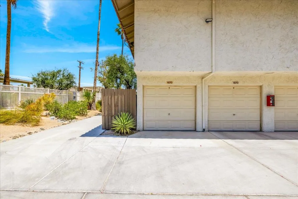 1870 N Mira Loma Way, Palm Springs, California 92262 home-pic-31