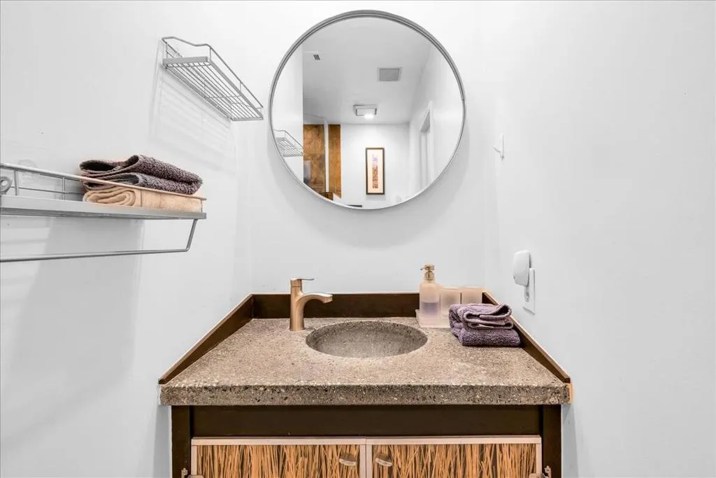 1870 N Mira Loma Way, Palm Springs, California 92262 home-pic-17