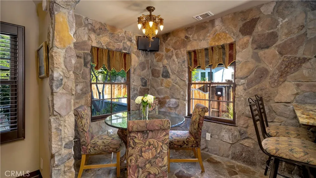 2510 N Park Boulevard, Santa Ana, California 92706 home-pic-36