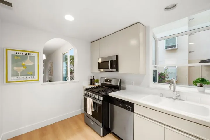 30 Lorton Avenue 105, Burlingame, California 94010
