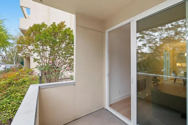 30 Lorton Avenue 105, Burlingame, California 94010