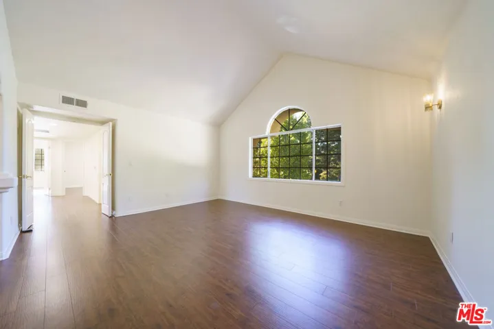 4520 Pennsylvania Avenue 119, La Crescenta, California 91214