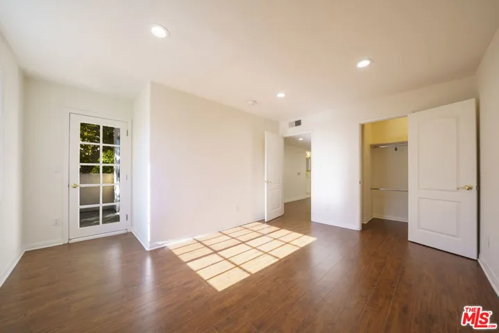 4520 Pennsylvania Avenue 119, La Crescenta, California 91214
