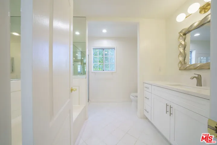 4520 Pennsylvania Avenue 119, La Crescenta, California 91214