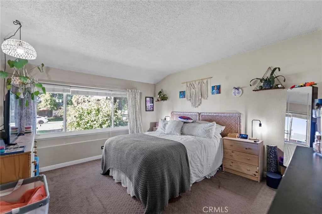 2066 Royalty, Pomona, California 91767 home-pic-23