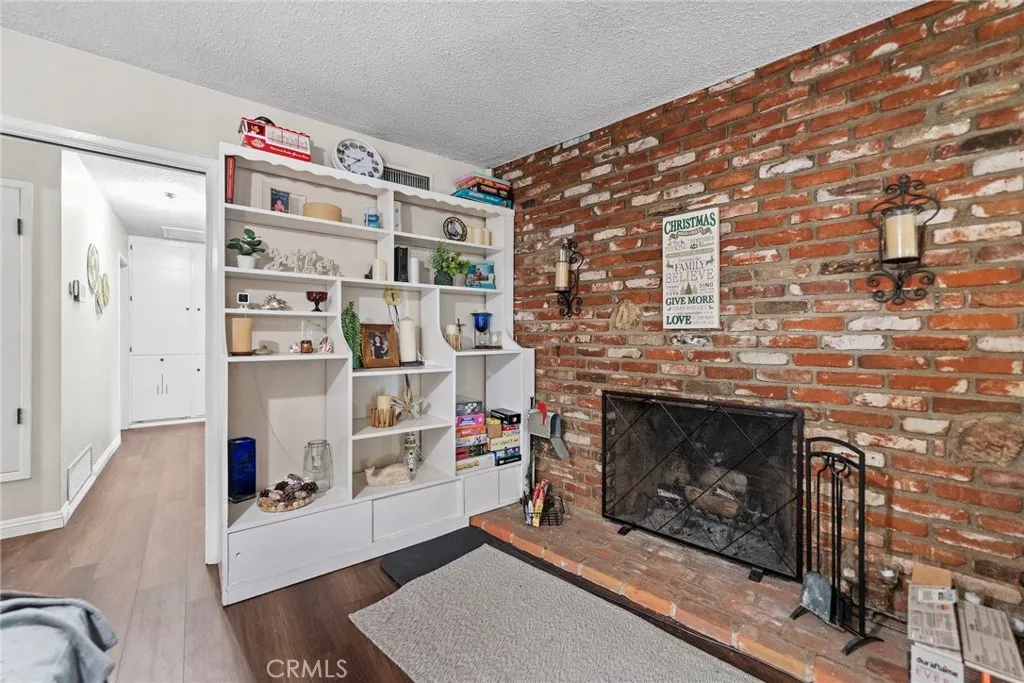 2066 Royalty, Pomona, California 91767 home-pic-7