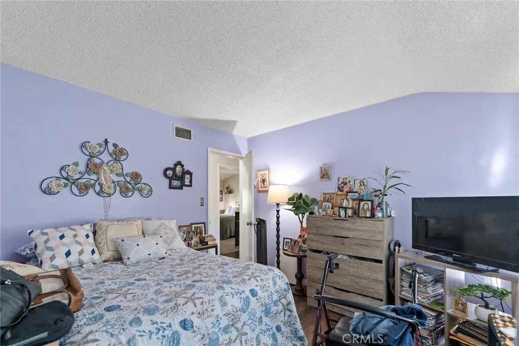 2066 Royalty, Pomona, California 91767 home-pic-18